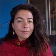 Profesora especialista en Lenguaje y Comunicación. Para cursos de enseñanza básica, media y educación superior
